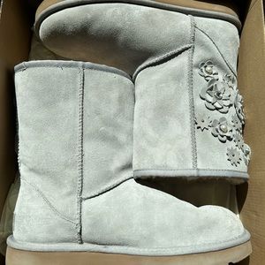 Grey Flower Pearl & Diamond Uggs